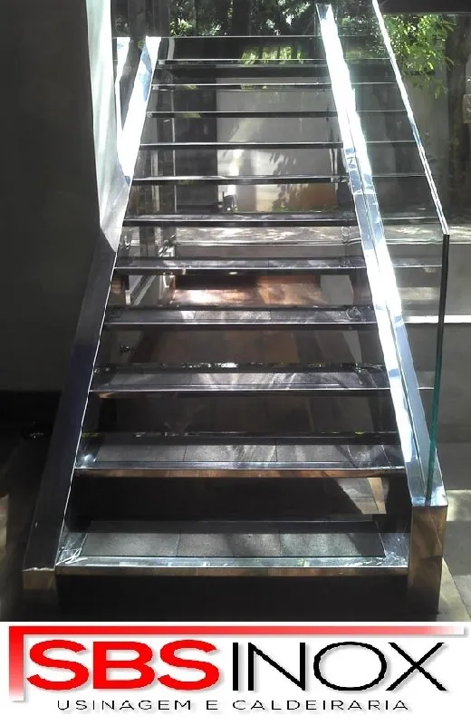 Escada de aço inox